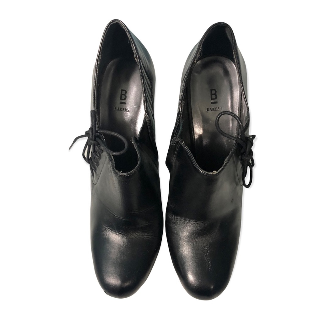 Bakers Black Womenās Booties 7.5
